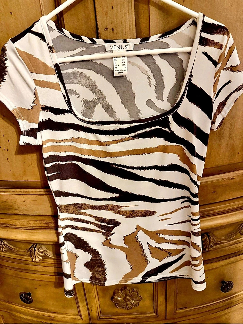 Venus Animal Print Short Sleeve Top in Brown & White Size Small